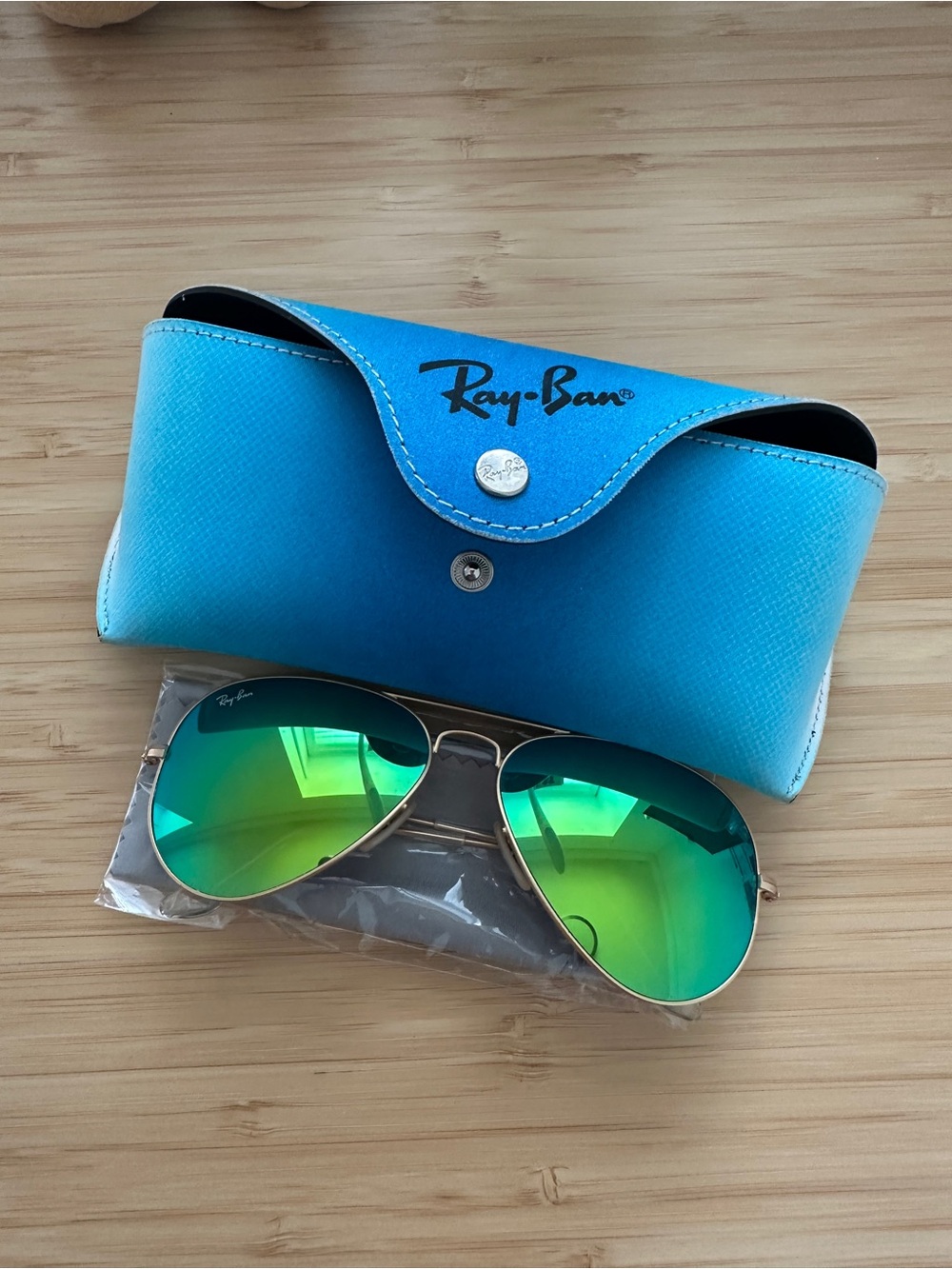 Ray-Ban Green Gradient Sunglasses - Picture 2 of 4
